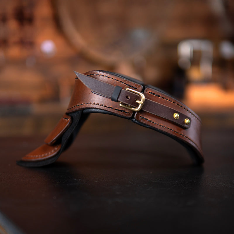 Modèle de gorget en cuir - Armure en cuir | Atelier du cheval noir