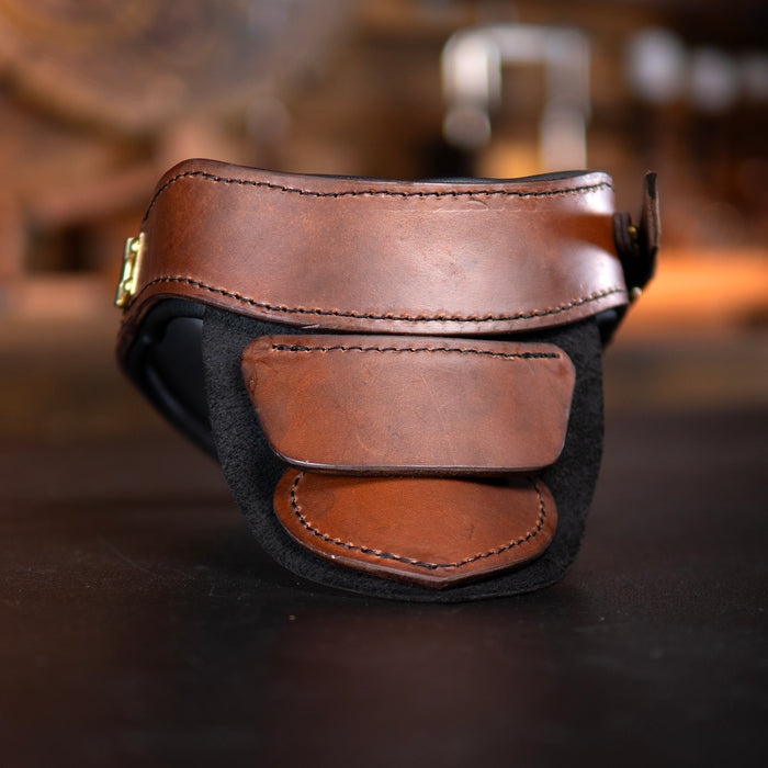 Modèle de gorget en cuir - Armure en cuir | Atelier du cheval noir